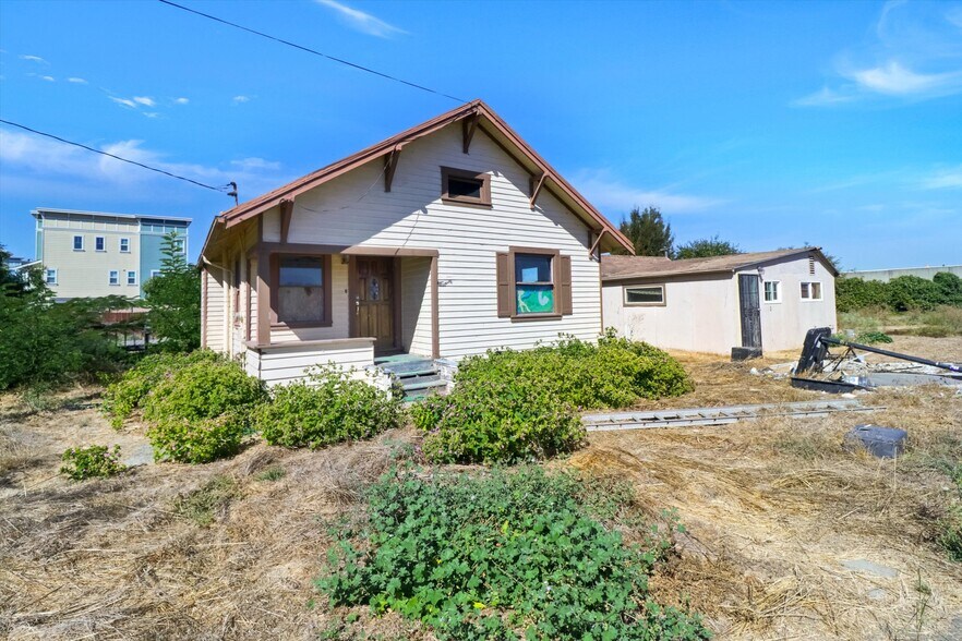 30793 Vallejo St, Union City, CA à vendre - Photo du bâtiment - Image 1 de 16