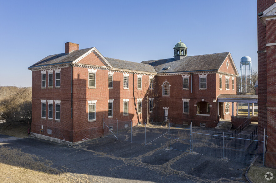 Warfield at Historic Sykesville portefeuille de 11 propriétés à vendre sur LoopNet.ca - Photo principale - Image 1 de 2