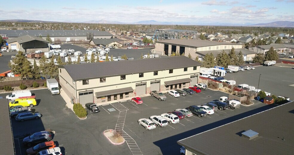 20802-20810 Sockeye Pl, Bend, OR à louer - Photo du bâtiment - Image 2 de 4