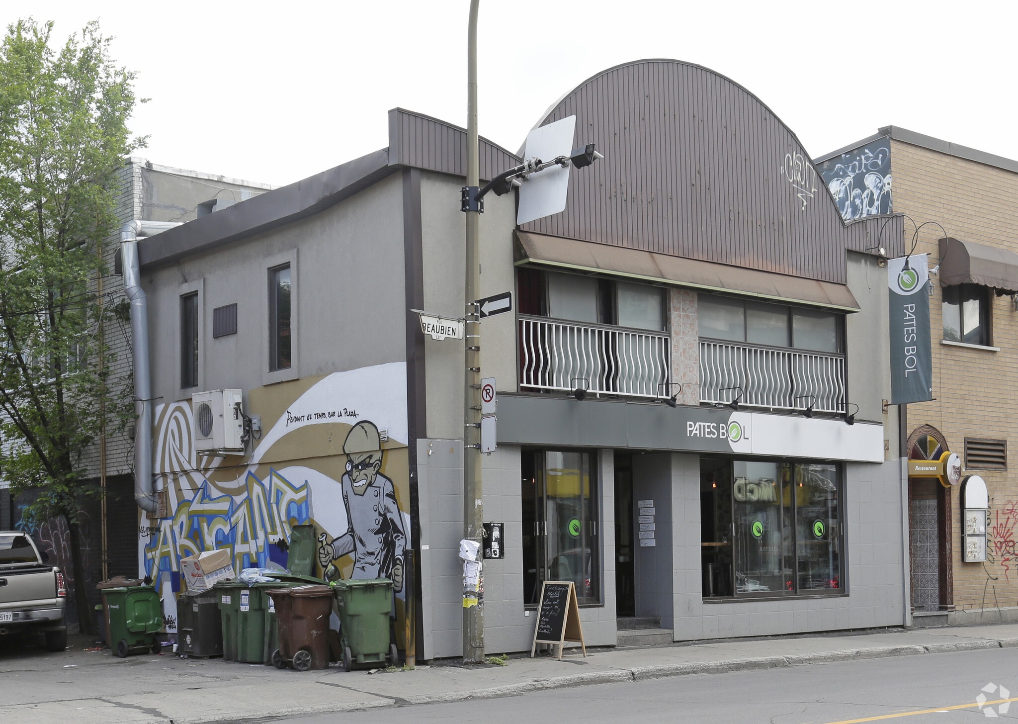 808-816 Rue Beaubien E, Montréal, QC for lease Primary Photo- Image 1 of 3