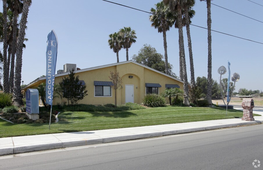 9240 Limonite Ave, Jurupa Valley, CA à vendre - Photo du bâtiment - Image 2 de 31