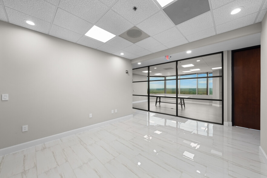 3100 Tower Blvd, Durham, NC for lease - Interior Photo - Image 3 of 26
