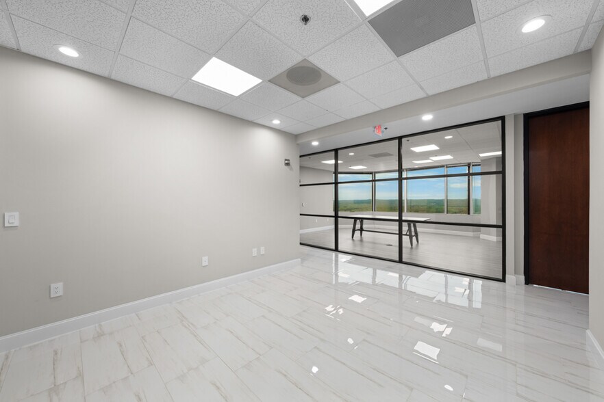 3100 Tower Blvd, Durham, NC à louer - Photo intérieure - Image 3 de 26