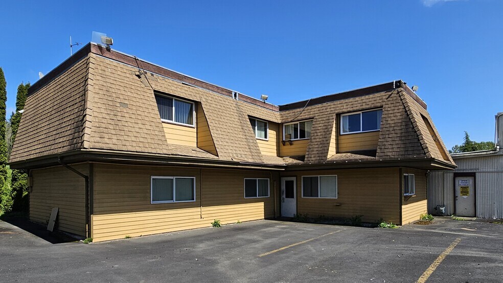 1309-1310 Elm Place portefeuille de 3 propriétés à vendre sur LoopNet.ca - Photo du bâtiment - Image 2 de 19