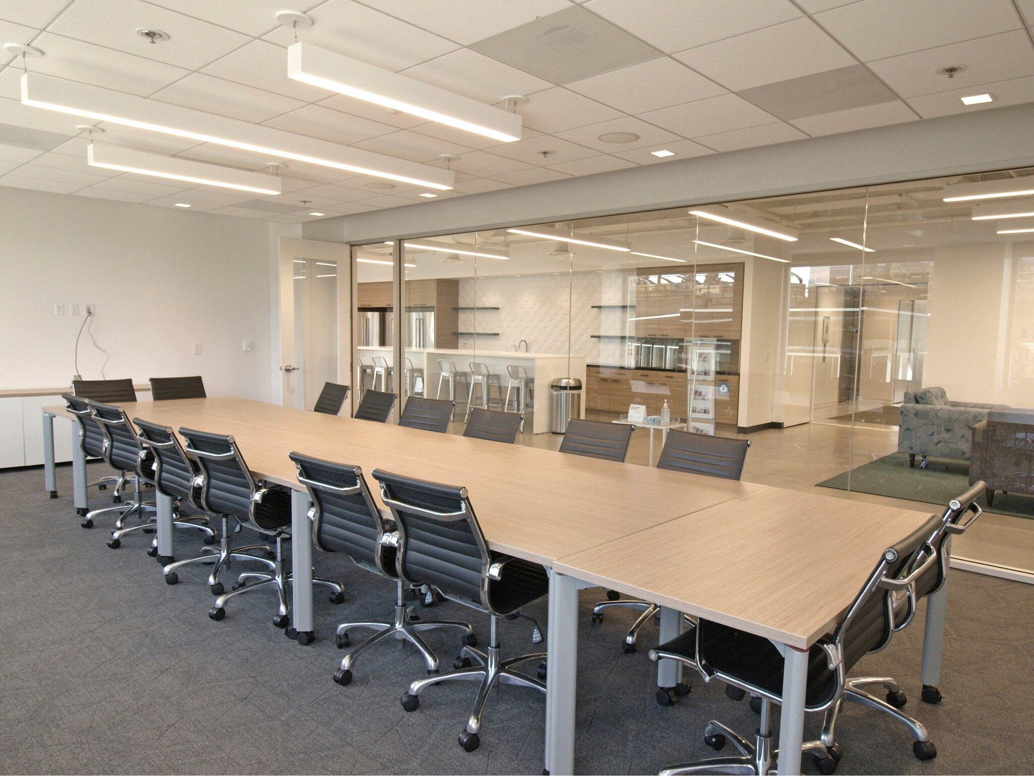 4270 Executive Sq, La Jolla, CA for lease Interior Photo- Image 1 of 13