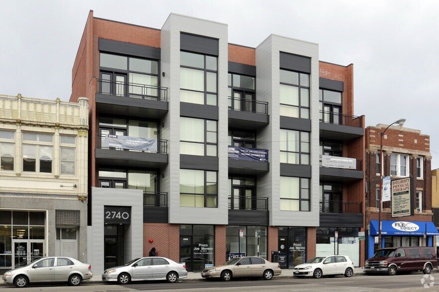 2740 W North Ave, Chicago, IL à louer - Photo du bâtiment - Image 1 de 4