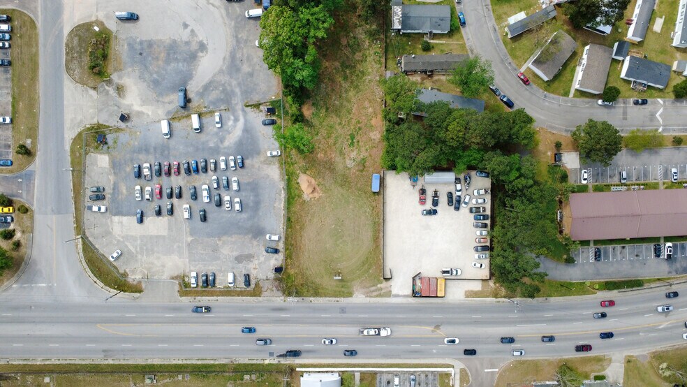 5865 N Rhett Ave, Hanahan, SC à louer - Photo du bâtiment - Image 3 de 5