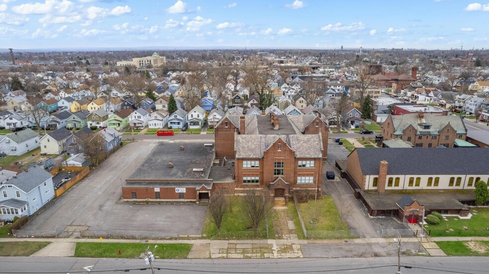 21 Davidson Ave, Buffalo, NY for sale - Building Photo - Image 2 of 50