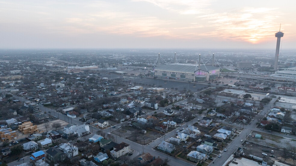 128 Omaha St, San Antonio, TX for sale - Aerial - Image 3 of 11