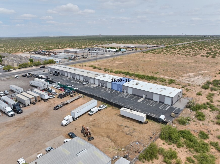 10893 Dyer St, El Paso, TX à louer Photo intérieure- Image 1 de 16