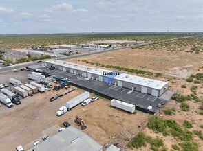 10893 Dyer St, El Paso, TX à louer Photo intérieure- Image 1 de 16