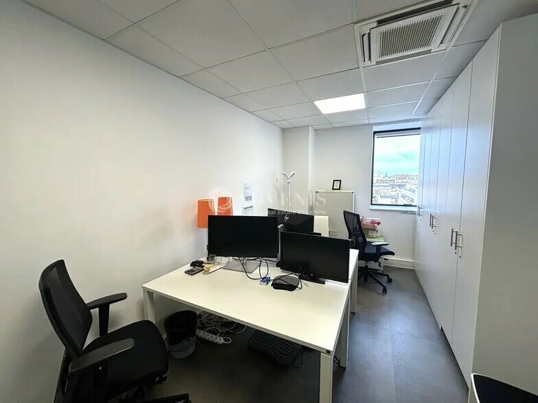 Bureau dans Vincennes à louer - Photo du bâtiment - Image 3 de 12