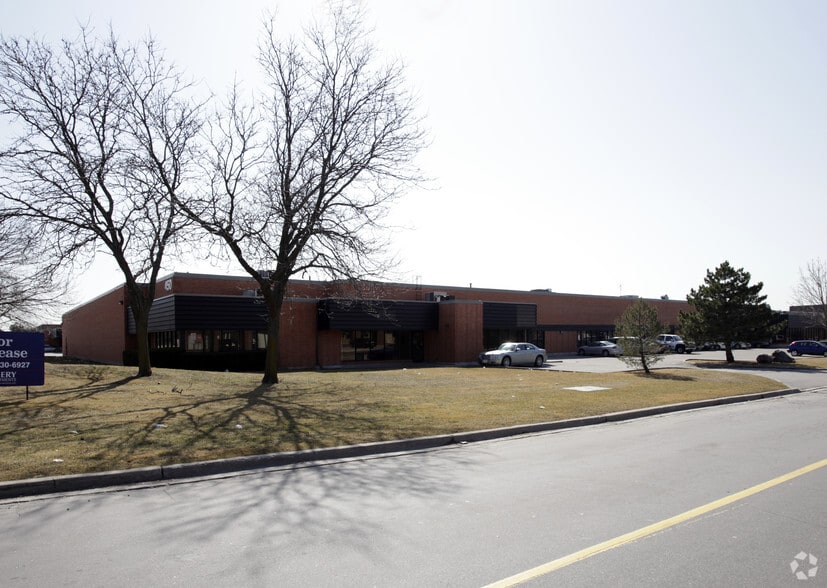 450 Tapscott Rd, Toronto, ON for lease - Primary Photo - Image 1 of 2