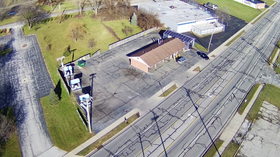 3802 Airport Hwy, Toledo, OH à vendre - Photo du bâtiment - Image 2 de 6