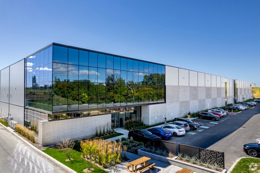 213 Boul Industriel, Châteauguay, QC for sale - Primary Photo - Image 1 of 1
