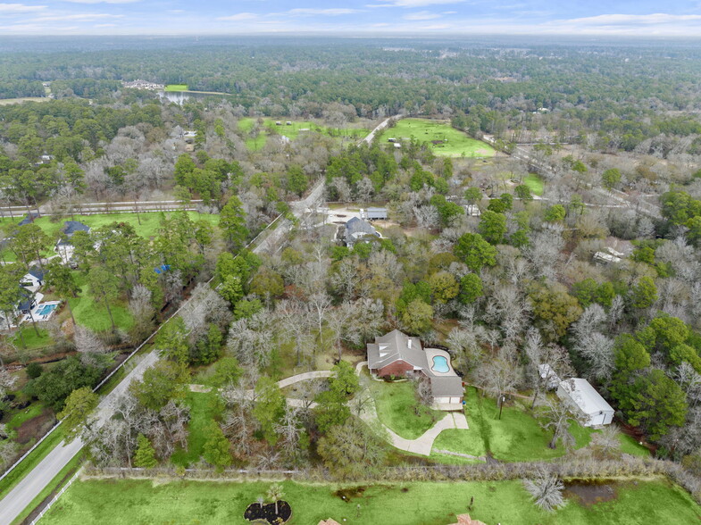 15567 Old Conroe Magnolia, Conroe, TX à vendre - Photo du bâtiment - Image 1 de 1