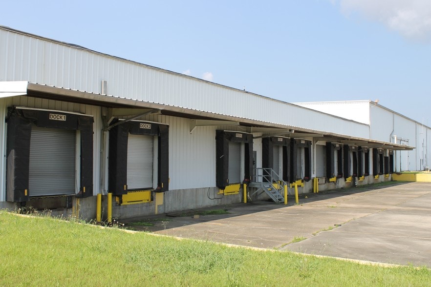 383 W 10th St, Reserve, LA for lease - Building Photo - Image 3 of 3