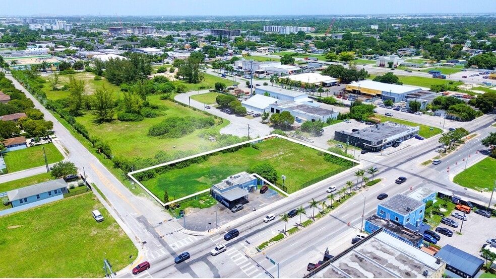 2230 NW 76th St, Miami, FL à vendre - Photo du bâtiment - Image 3 de 11