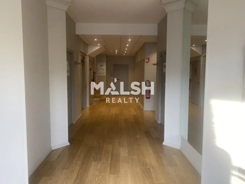 Bureau dans Lyon à louer - Photo du bâtiment - Image 2 de 9