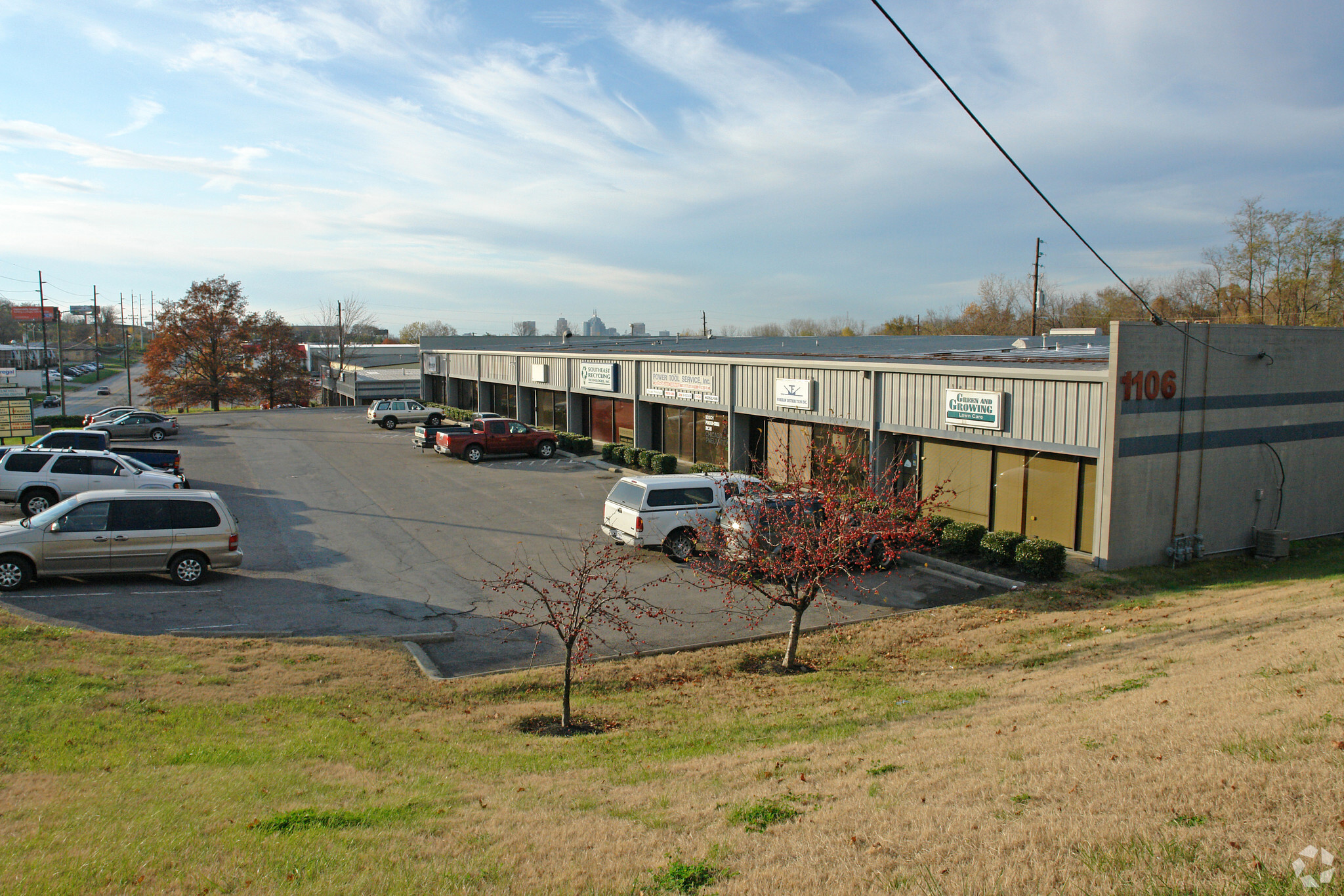 1106 Elm Hill Pike, Nashville, TN à vendre Photo principale- Image 1 de 1