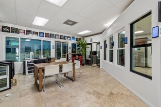 2125 W Columbus Dr, Tampa, FL à louer Photo intérieure- Image 2 de 23