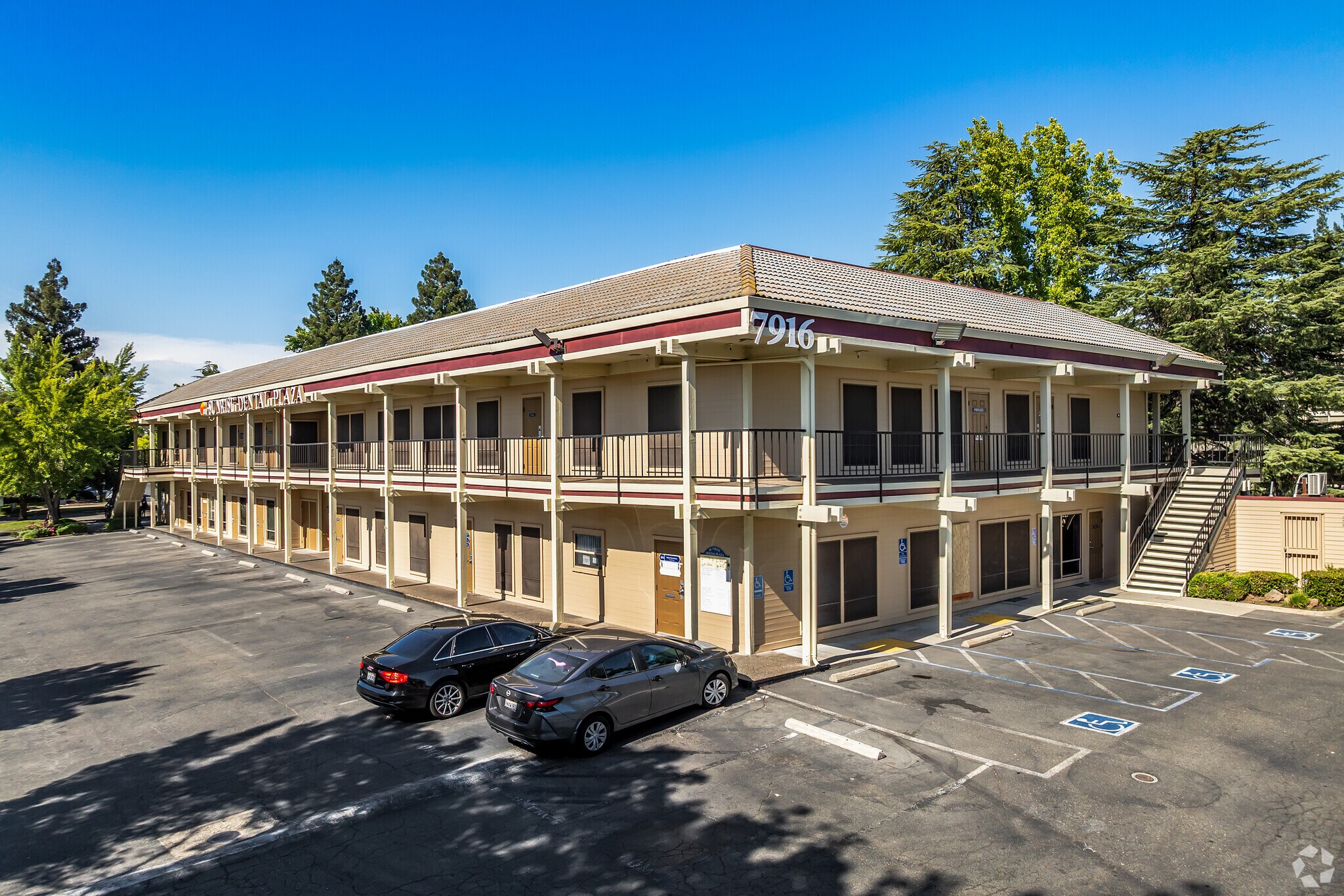 7916 Pebble Beach Dr, Citrus Heights, CA for lease Primary Photo- Image 1 of 5