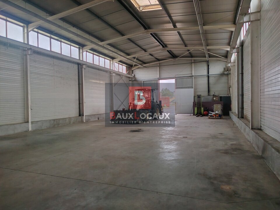 Industrial in Lançon-Provence for lease Building Photo- Image 1 of 11