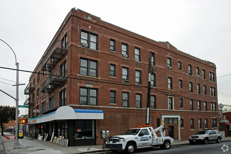 9513 Northern Blvd, Jackson Heights, NY for sale - Primary Photo - Image 1 of 6