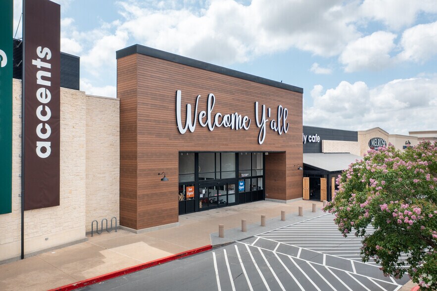 12901 N I-35 Service Rd, Austin, TX à louer - Photo du bâtiment - Image 3 de 31