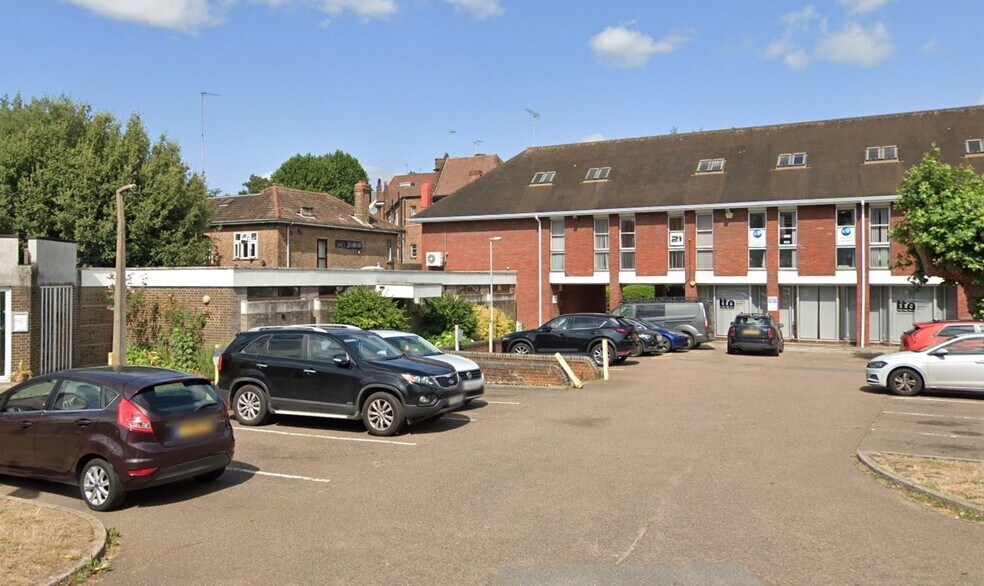 19-25 Salisbury Sq, Hatfield à louer - Photo du bâtiment - Image 1 de 1