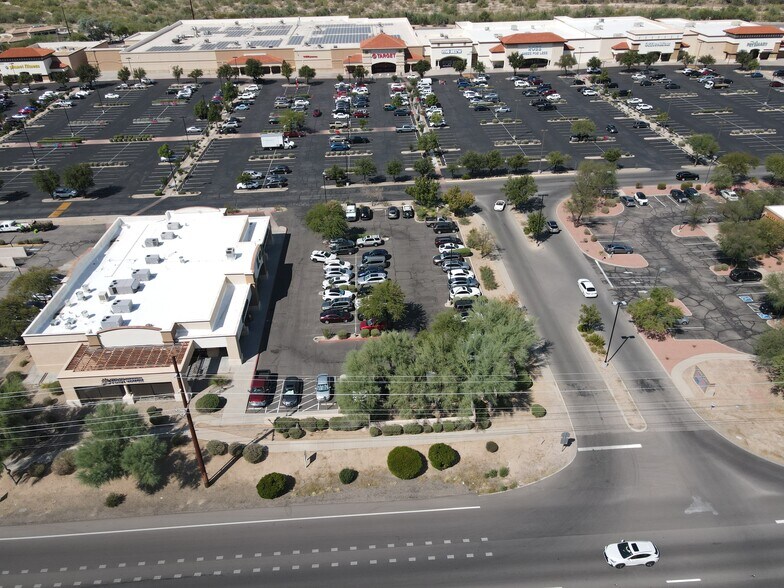 10775-10885 N Oracle Rd, Tucson, AZ à louer - Photo du bâtiment - Image 3 de 12