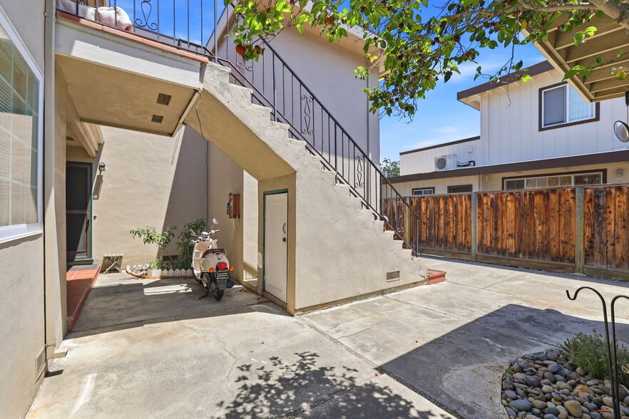 3158 Impala Dr, San Jose, CA à vendre - Photo du bâtiment - Image 2 de 10