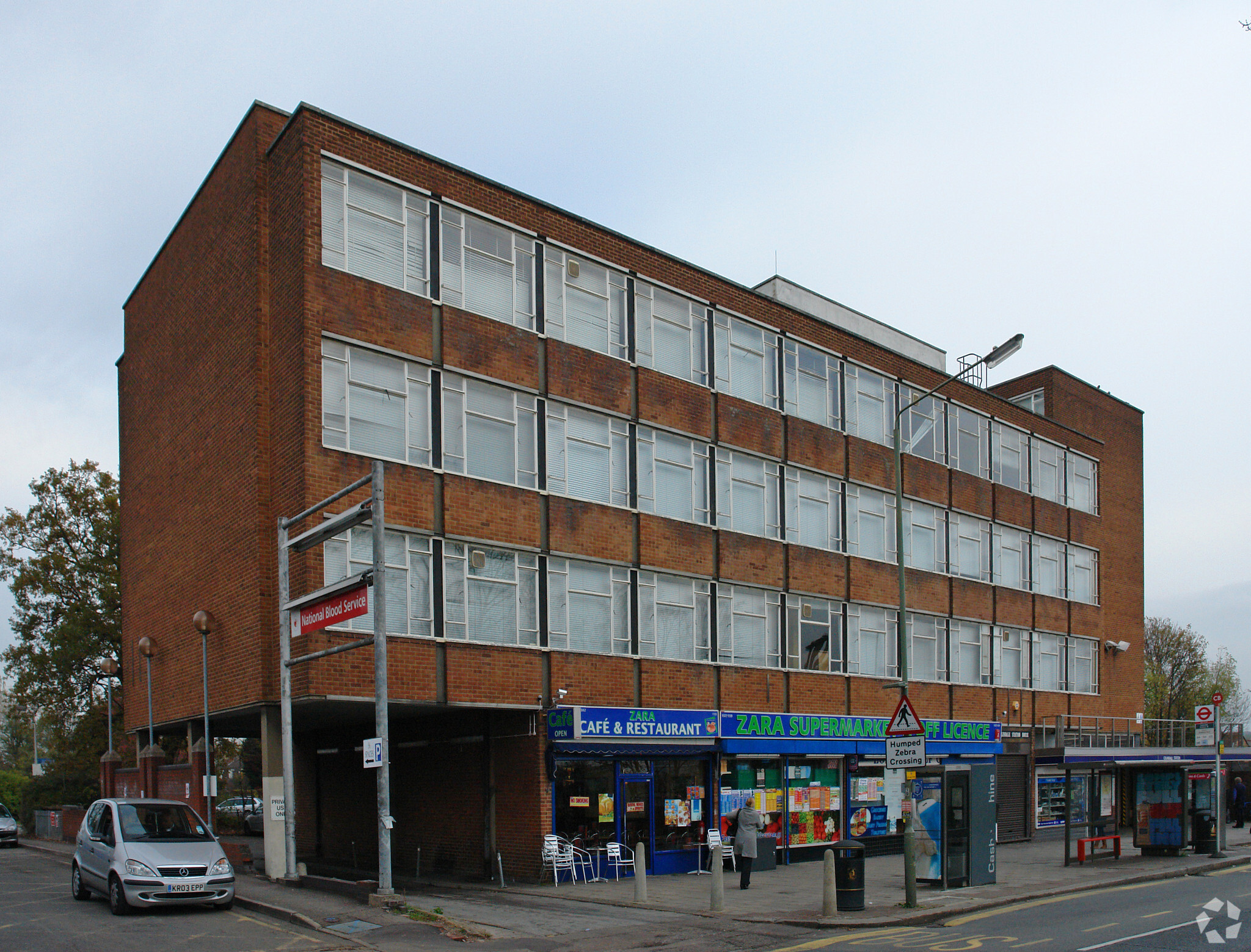 Colindale Ave, London à vendre Photo principale- Image 1 de 1