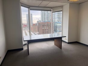425 S Financial Pl, Chicago, IL for lease Building Photo- Image 2 of 3