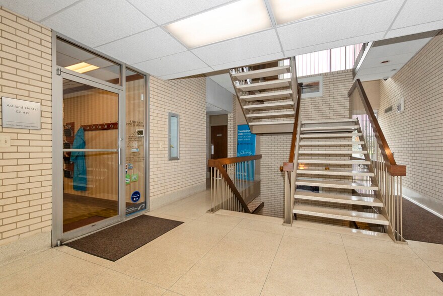 500 Ashland Ave, Chicago Heights, IL à vendre - Photo du bâtiment - Image 2 de 8