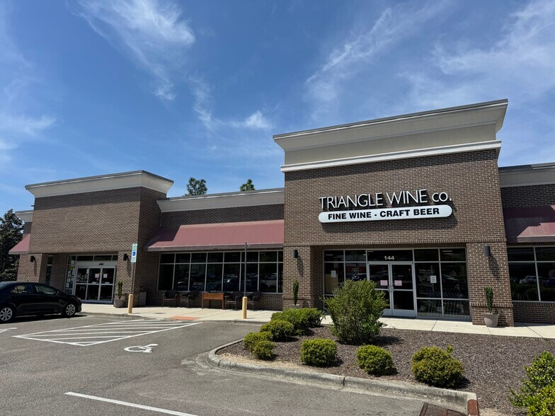 144 Brucewood Rd, Southern Pines, NC à louer - Photo du bâtiment - Image 2 de 8