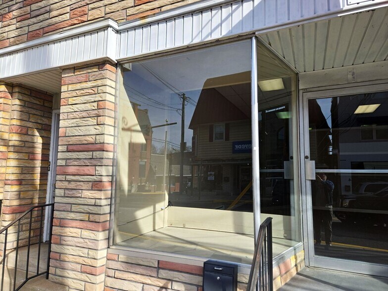1 E Main St, Thurmont, MD à louer - Photo du bâtiment - Image 3 de 43