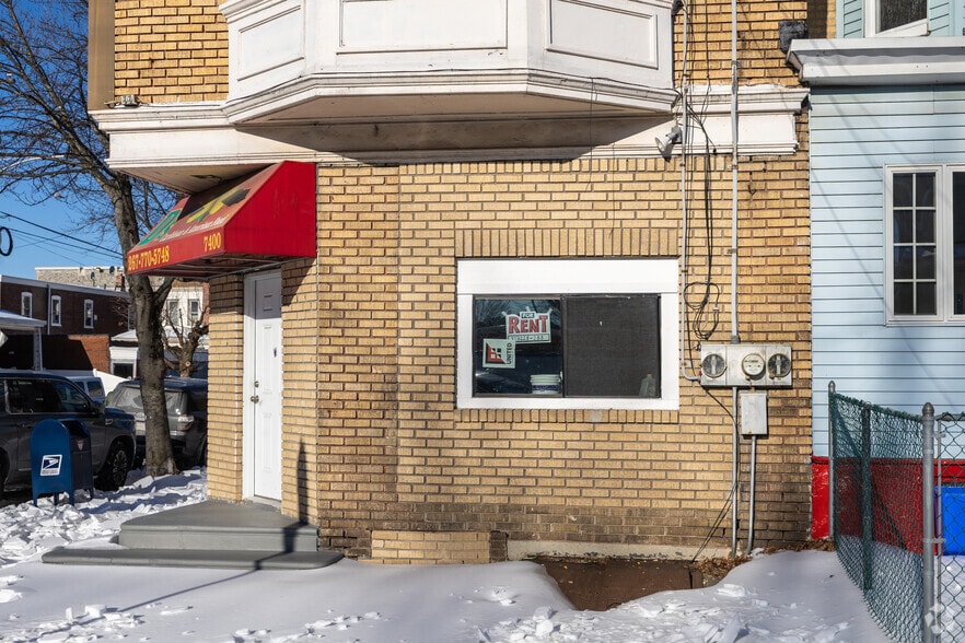 7400 Lawndale St, Philadelphia, PA for lease - Building Photo - Image 3 of 3