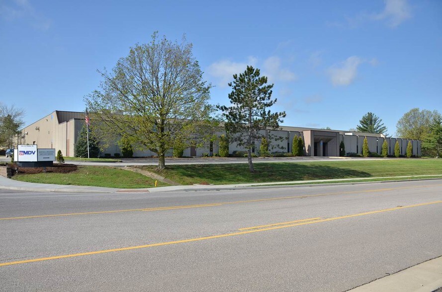 3963 Vernal Pike, Bloomington, IN for lease - Building Photo - Image 2 of 3