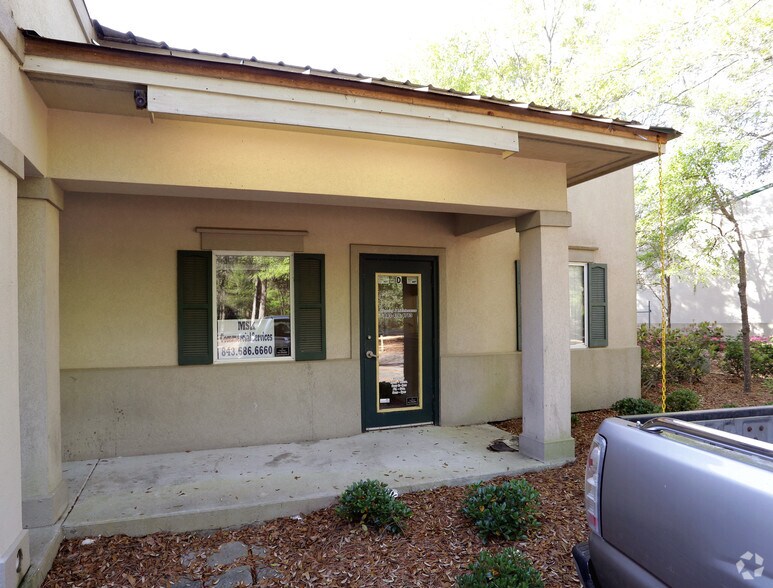 140 Beach City Rd, Hilton Head Island, SC à louer - Photo du bâtiment - Image 3 de 9