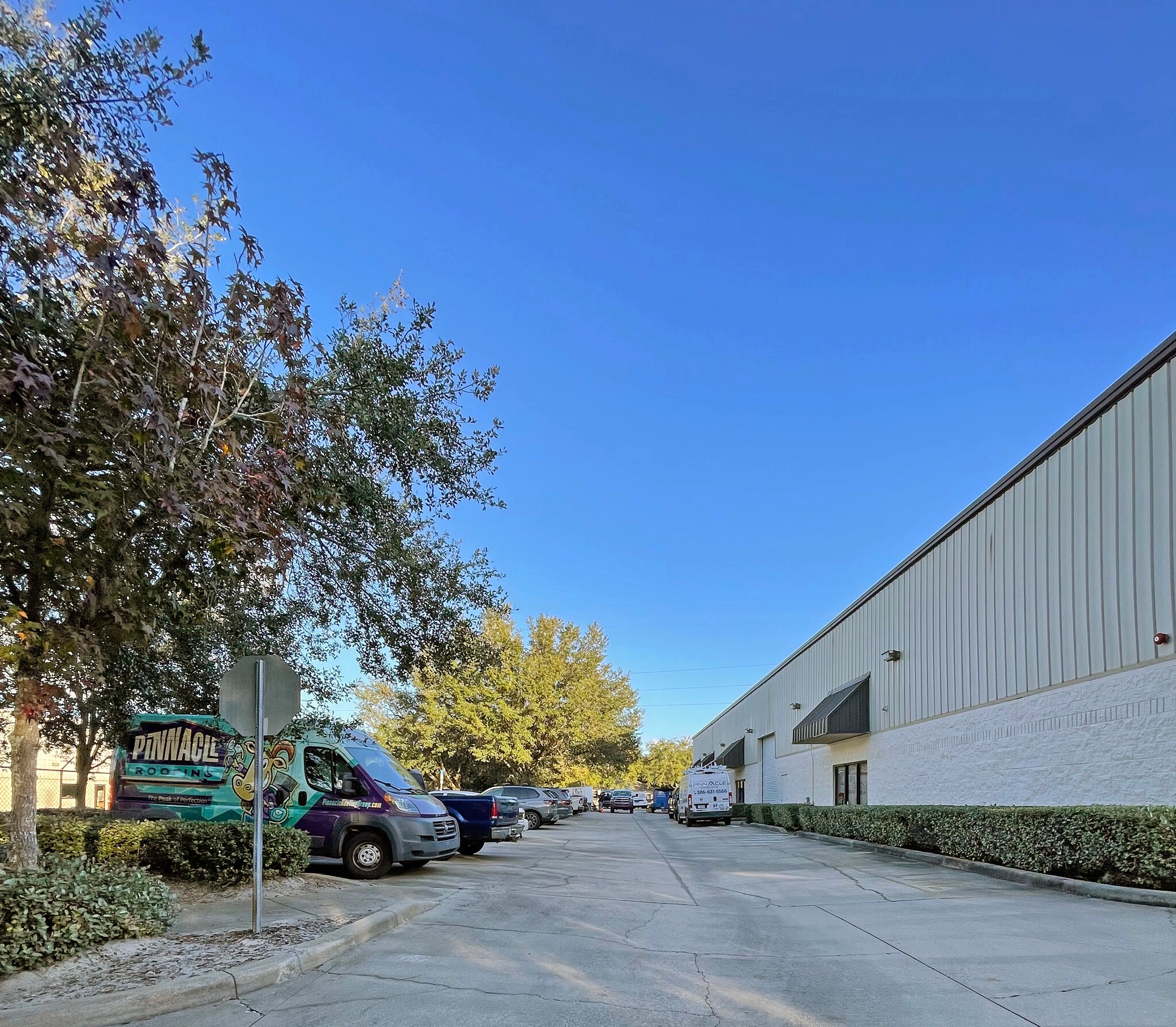 150-160 Springview Commerce Park portfolio of 2 properties for sale on LoopNet.ca Primary Photo- Image 1 of 7