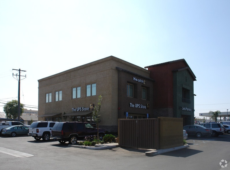 1201B 24th St, Bakersfield, CA à vendre - Photo du bâtiment - Image 2 de 4