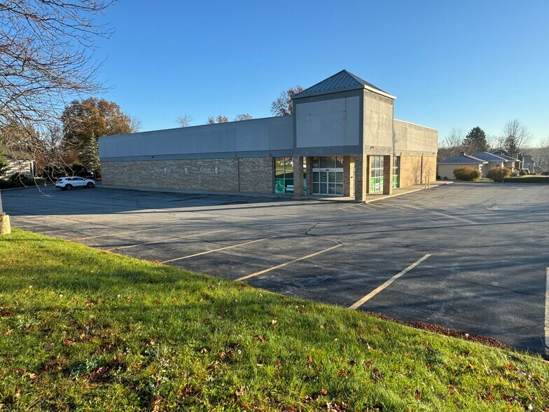 4205 E Market St, Warren, OH à vendre - Photo du bâtiment - Image 2 de 2