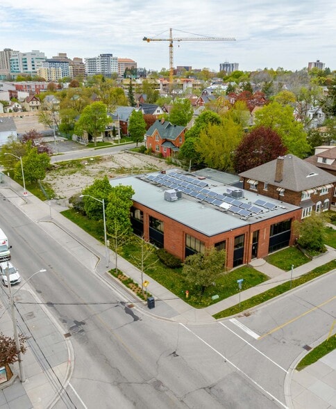 550 King St E, Kitchener, ON for sale - Building Photo - Image 2 of 4