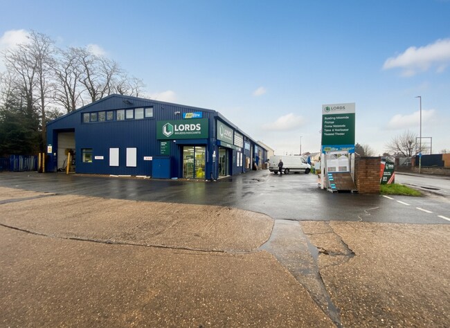 More details for 120 Oyster Ln, West Byfleet - Industrial for Lease