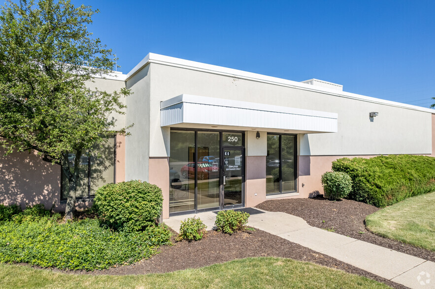 250 S Gary Ave, Carol Stream, IL for lease - Building Photo - Image 1 of 8