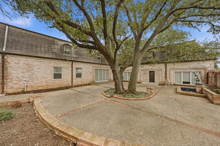 701 N New Rd, Waco, TX à vendre - Photo du bâtiment - Image 2 de 8