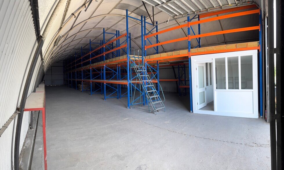 Unit 4, Tenterden Station Estate, Station Rd, Tenterden à louer - Photo du bâtiment - Image 2 de 6