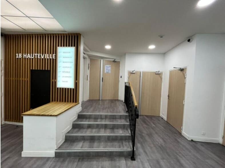 18 Rue D'Hauteville, Paris for lease - Lobby - Image 2 of 9