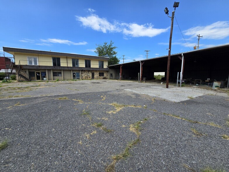 2240 Deadrick Ave, Memphis, TN à vendre - Photo du bâtiment - Image 2 de 12